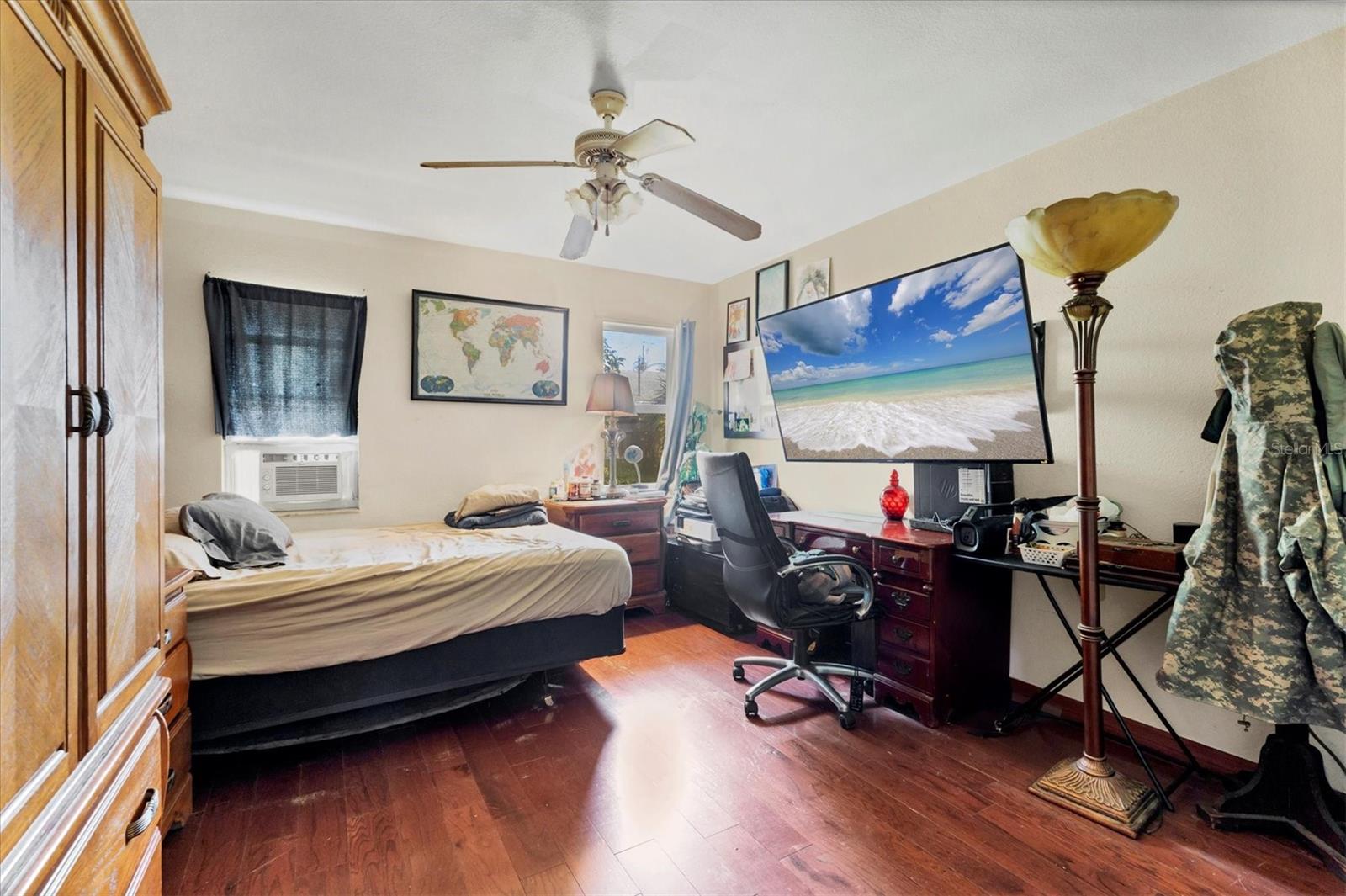 Image 21 of 32 For 1819 Mova Street