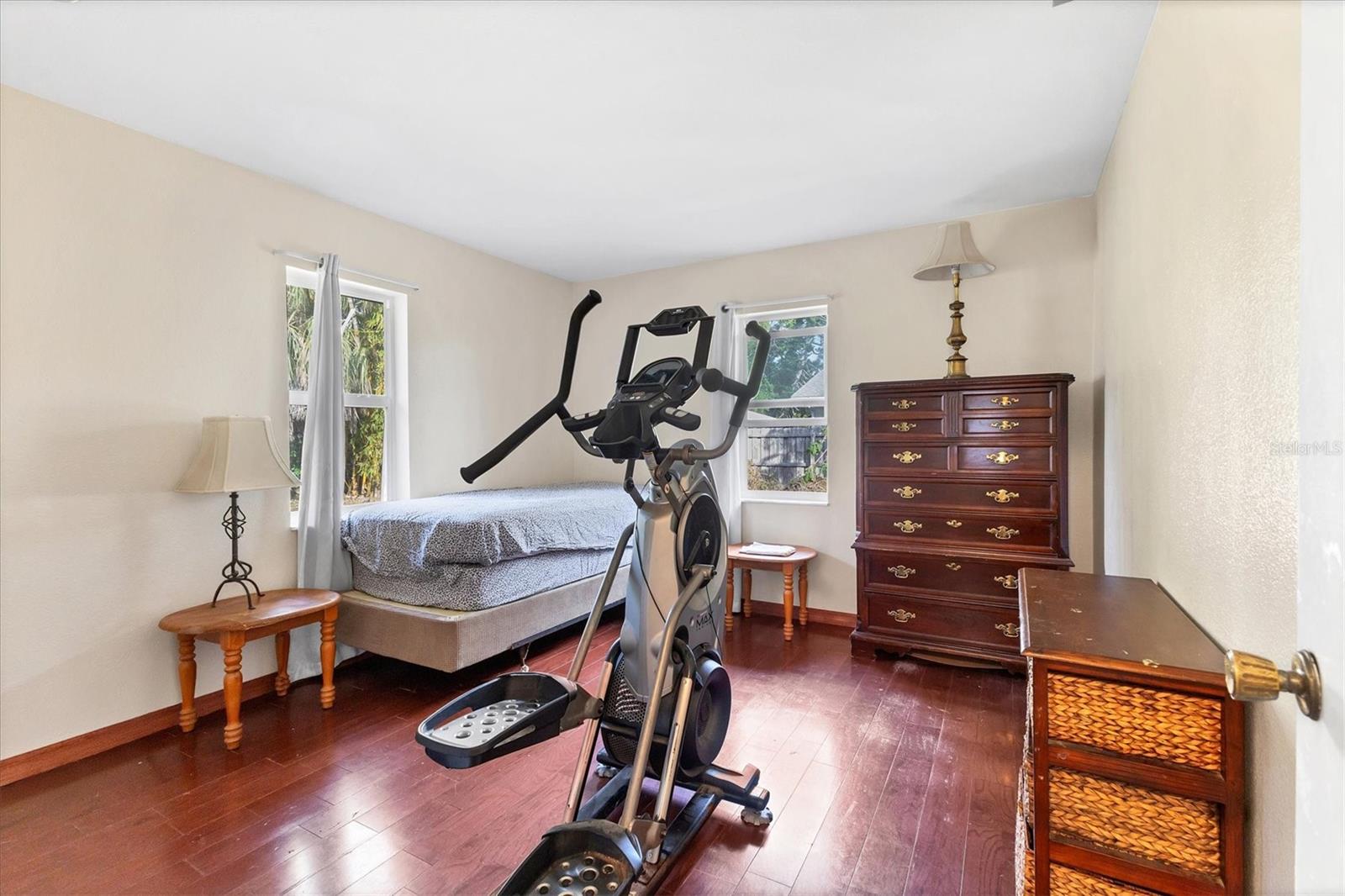 Image 23 of 32 For 1819 Mova Street