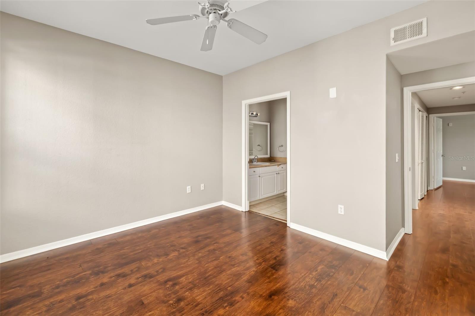 Image 12 of 65 For 5501 Rosehill Road 103