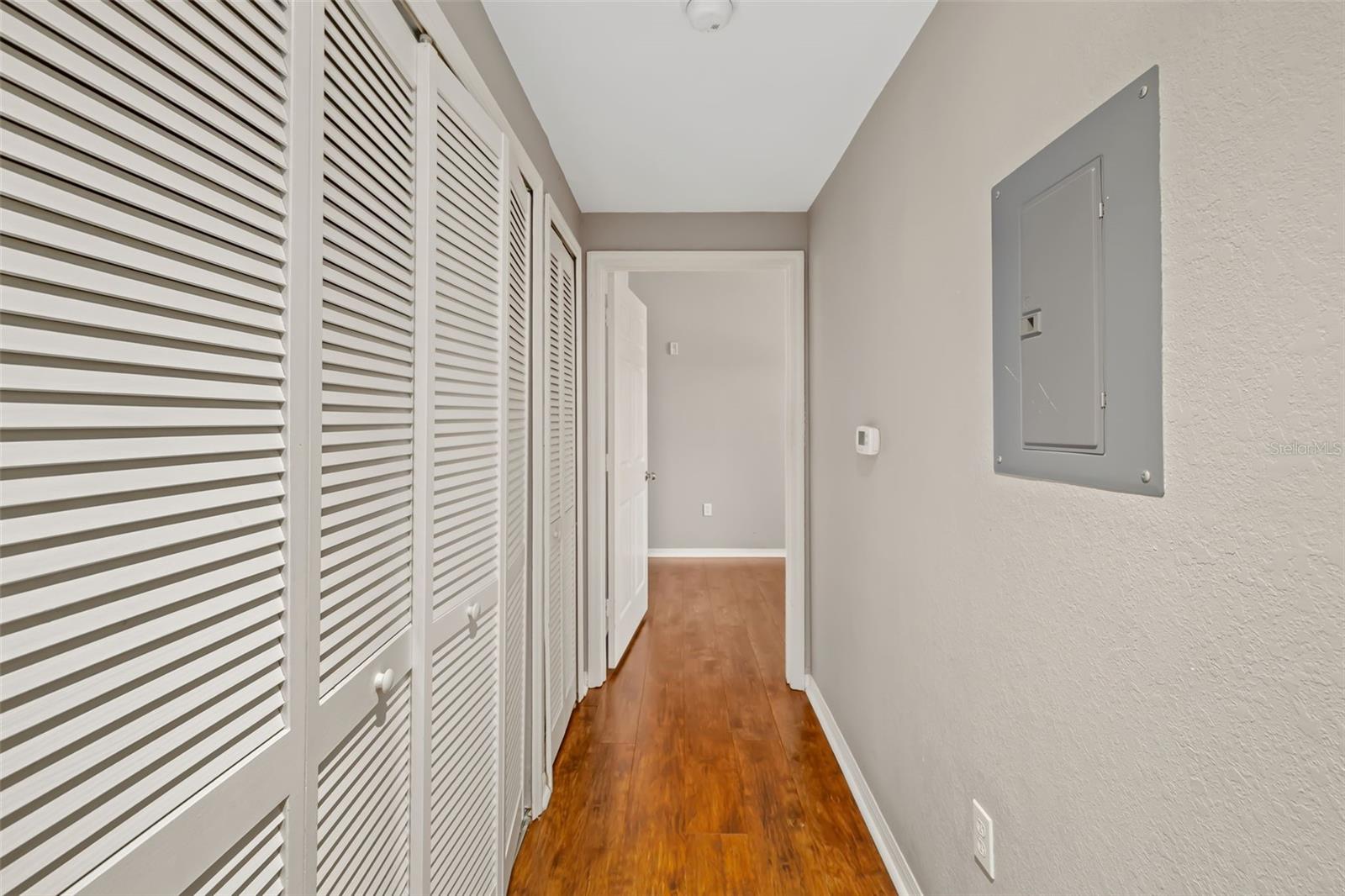 Image 17 of 65 For 5501 Rosehill Road 103