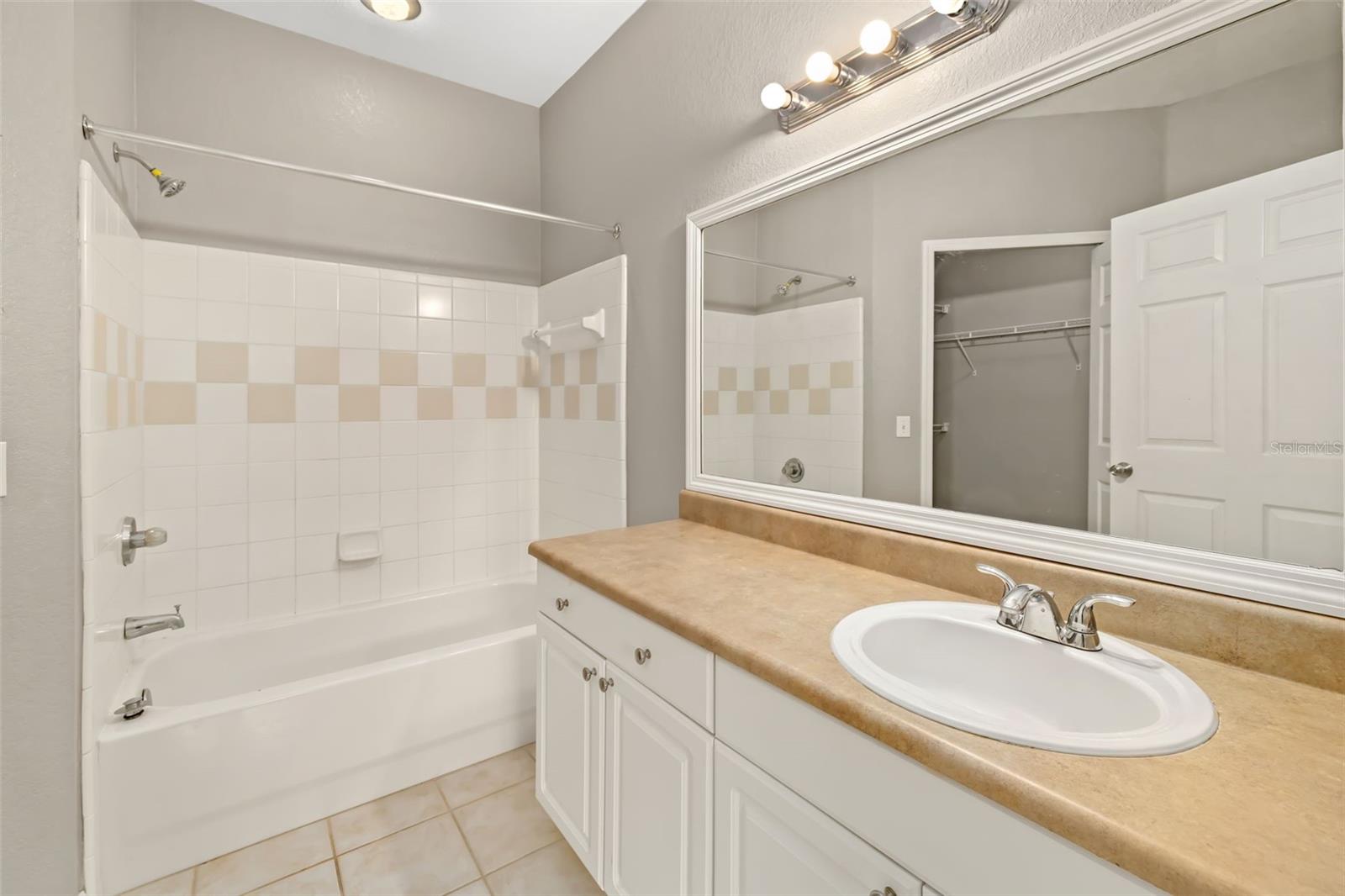 Image 20 of 65 For 5501 Rosehill Road 103