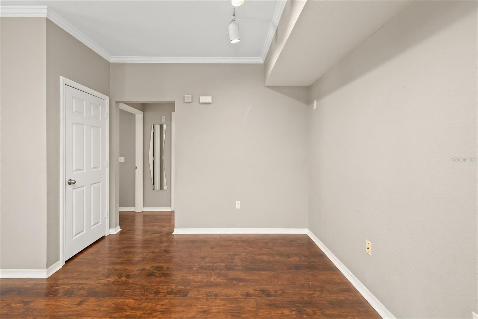 Image 22 of 65 For 5501 Rosehill Road 103