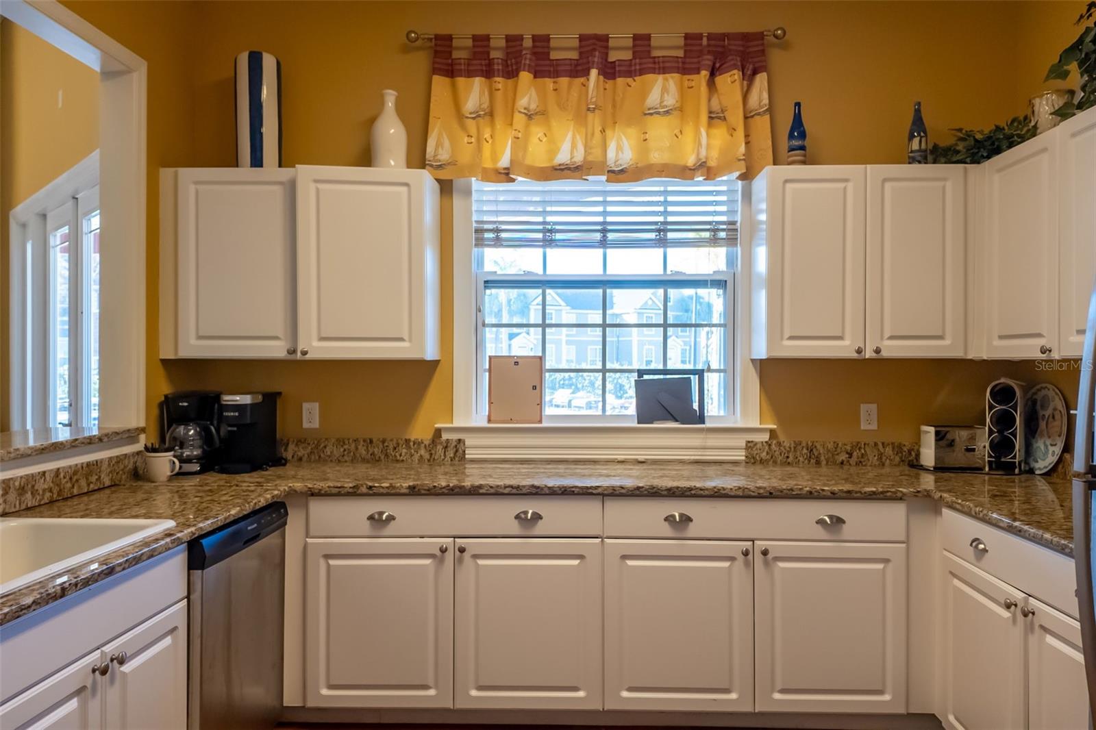 Image 29 of 65 For 5501 Rosehill Road 103