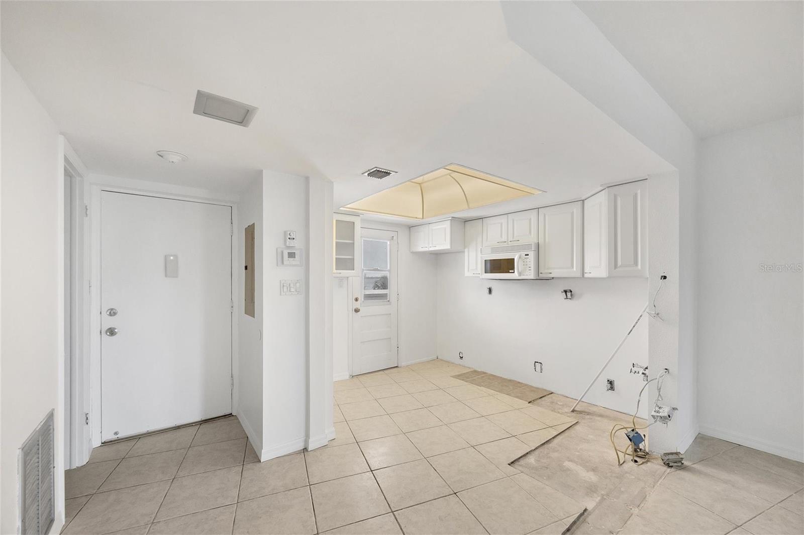 Image 11 of 50 For 2110 Benjamin Franklin Drive 303