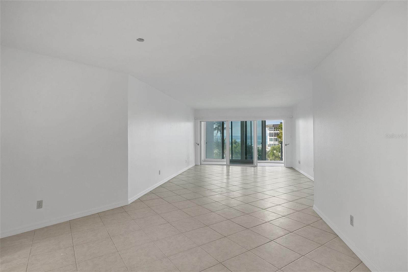 Image 12 of 50 For 2110 Benjamin Franklin Drive 303