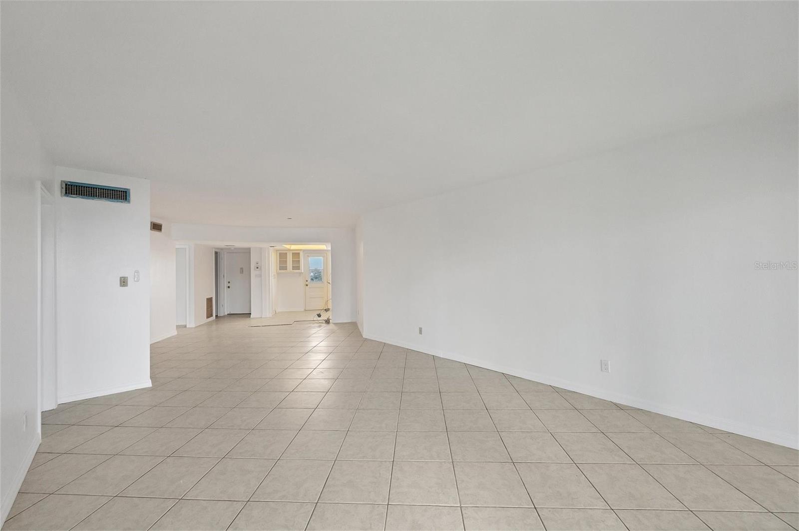 Image 18 of 50 For 2110 Benjamin Franklin Drive 303