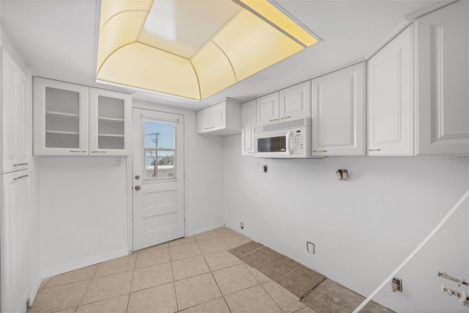 Image 21 of 50 For 2110 Benjamin Franklin Drive 303