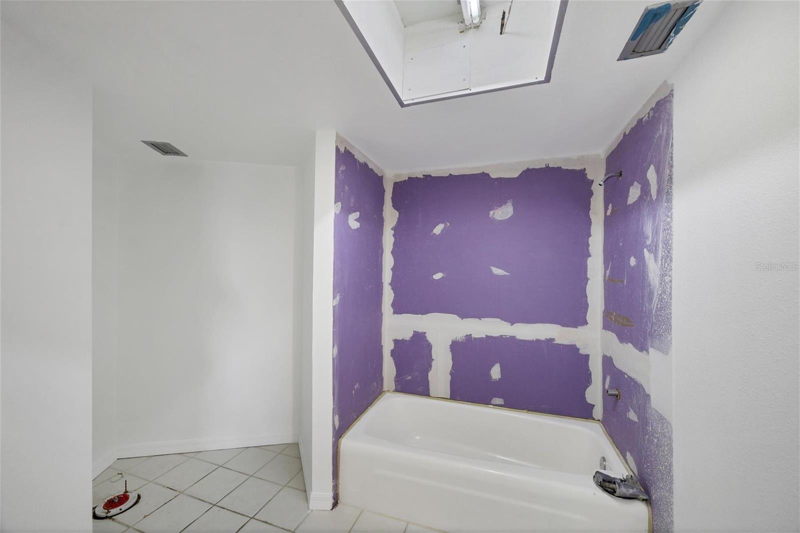 Image 27 of 50 For 2110 Benjamin Franklin Drive 303