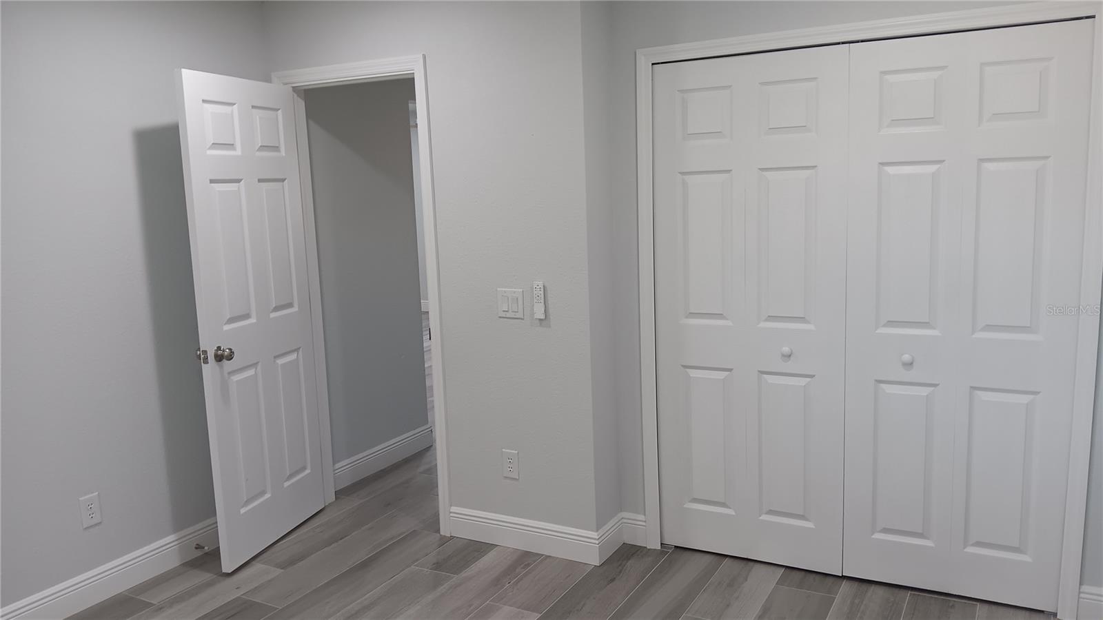 Image 15 of 17 For 14506 Tamiami Trail D