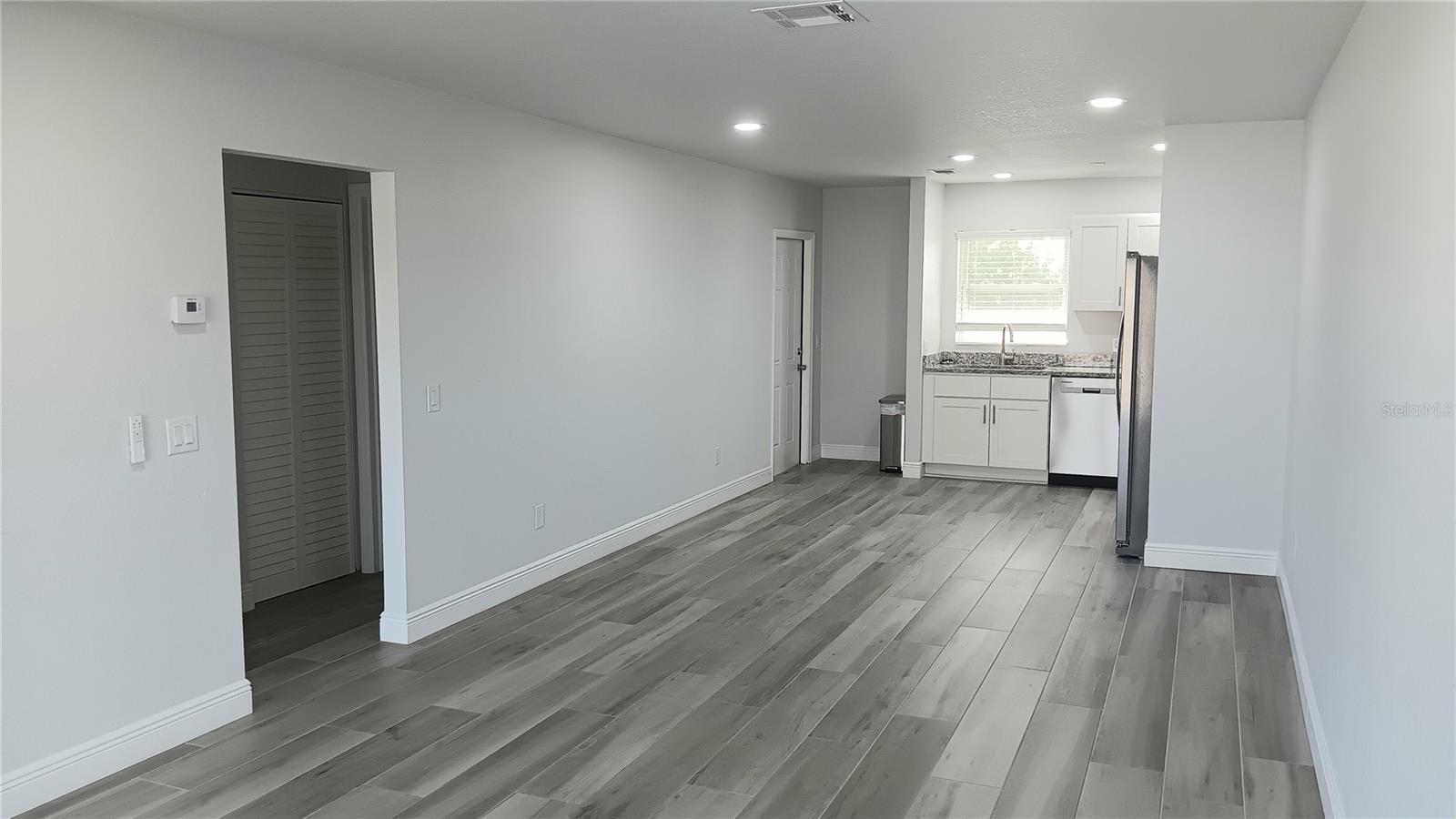 Image 5 of 17 For 14506 Tamiami Trail D