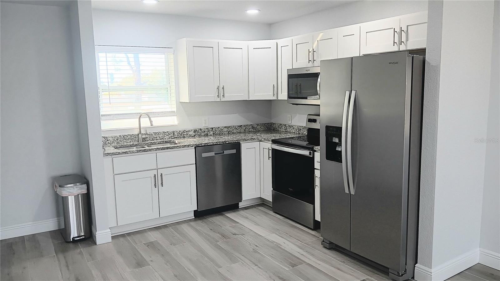 Image 7 of 17 For 14506 Tamiami Trail D