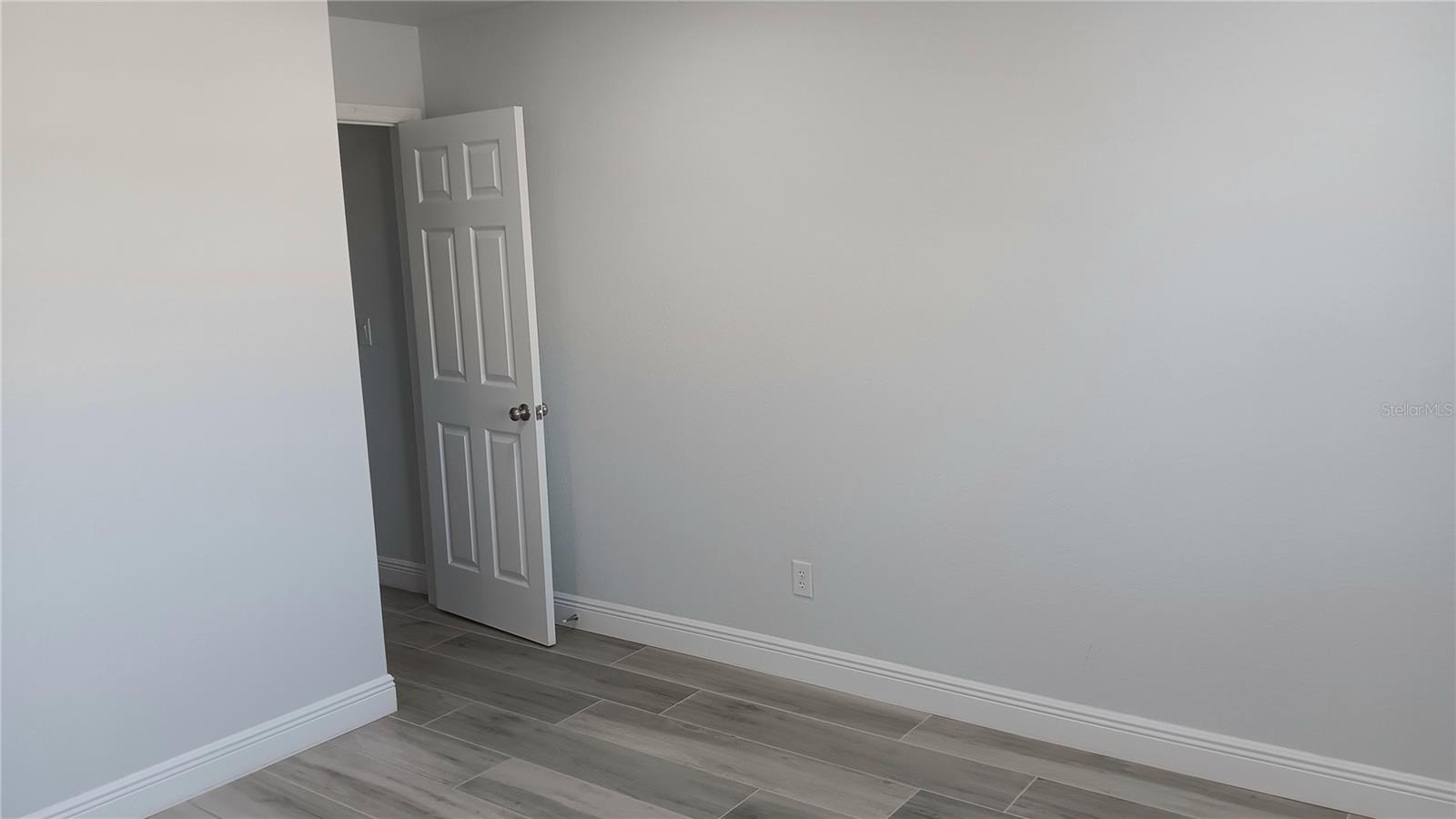 Image 9 of 17 For 14506 Tamiami Trail D