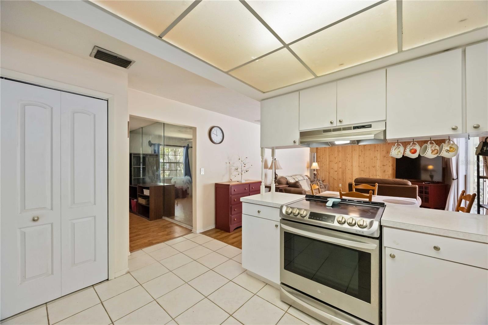 Image 14 of 33 For 5753 33rd Street E