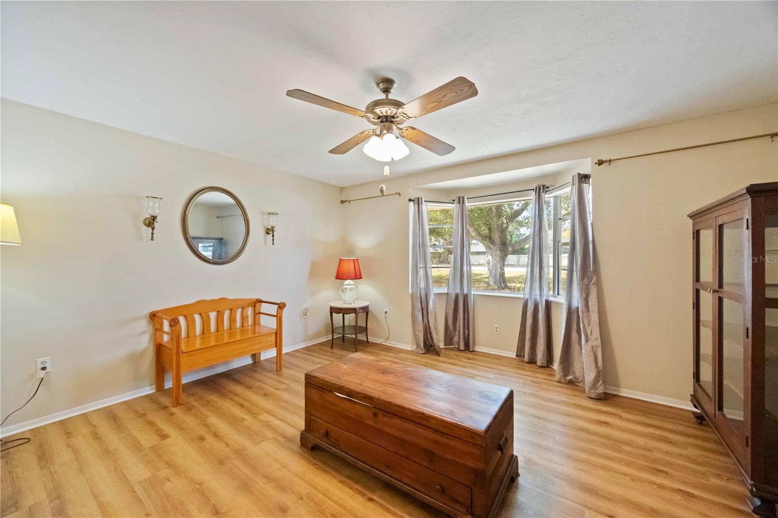 Image 17 of 33 For 5753 33rd Street E