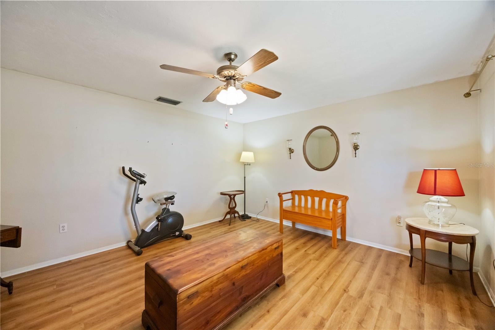 Image 18 of 33 For 5753 33rd Street E