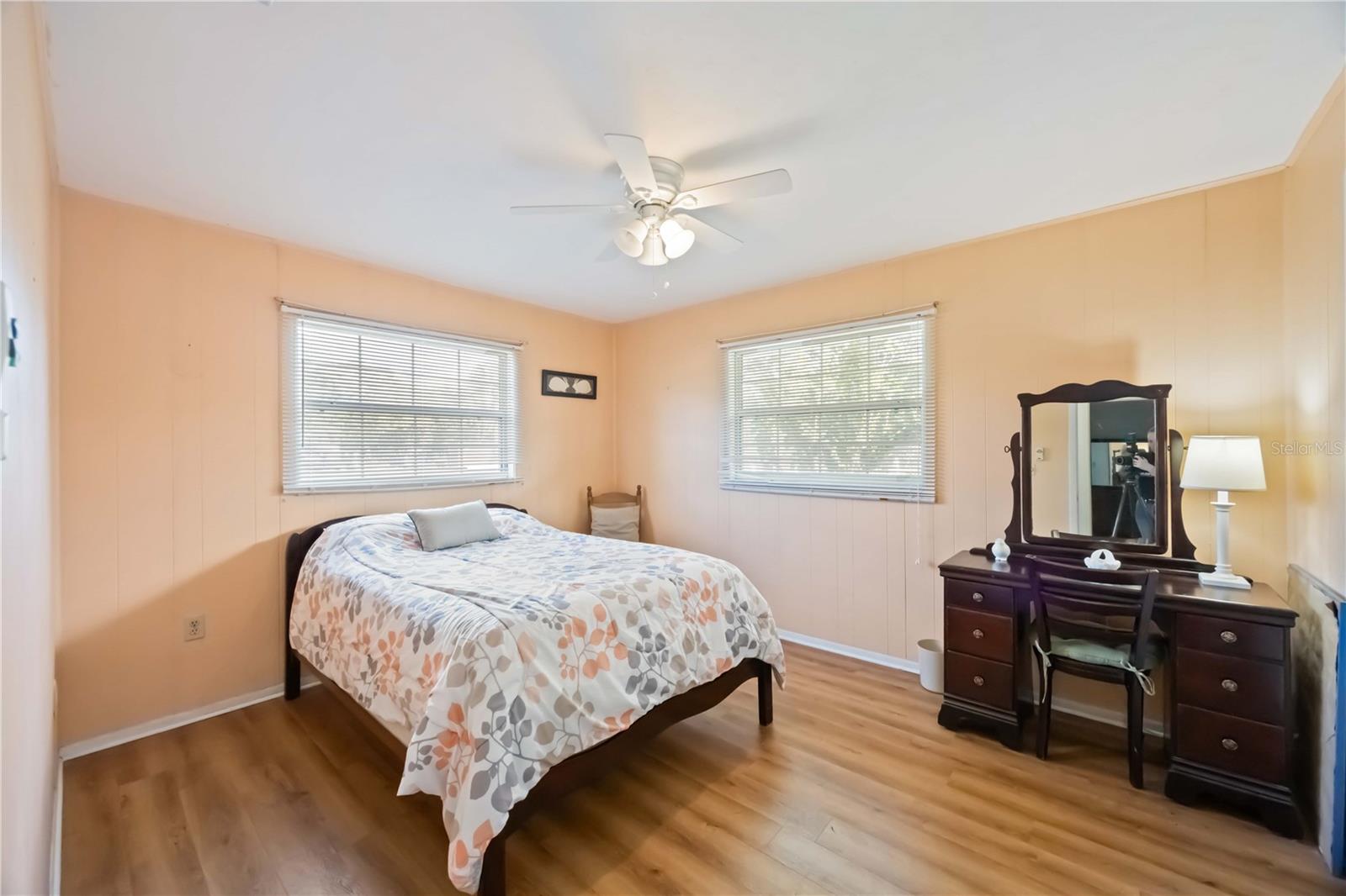 Image 23 of 33 For 5753 33rd Street E