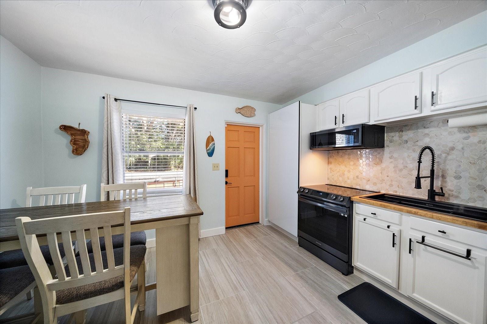 Image 13 of 40 For 1909 27th Street W