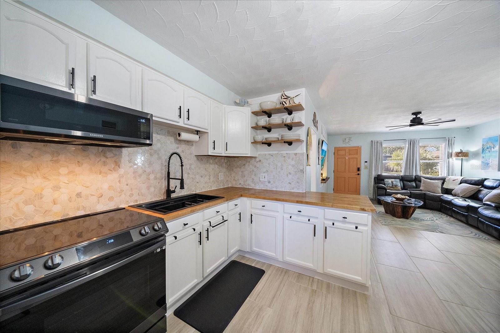 Image 9 of 40 For 1909 27th Street W