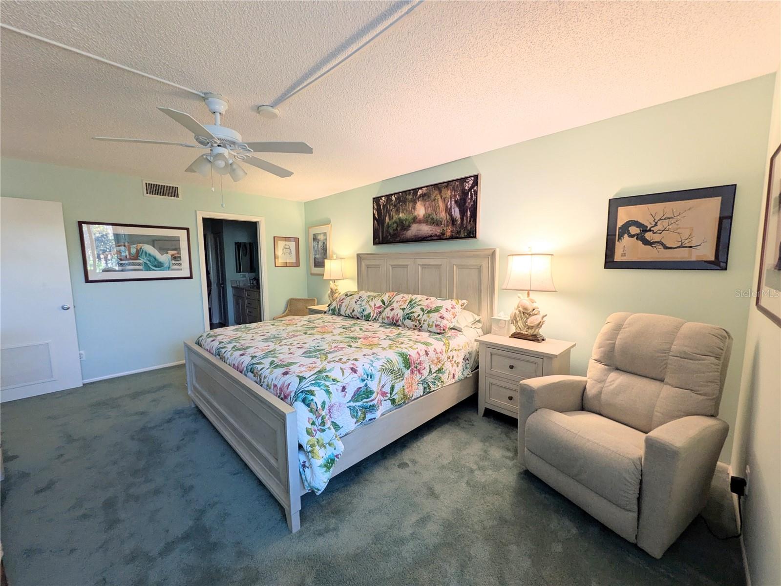 Image 18 of 35 For 747 Bayport Way