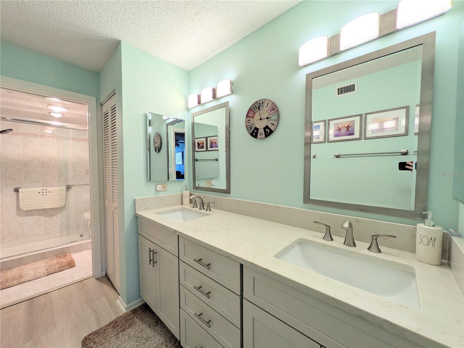 Image 21 of 35 For 747 Bayport Way