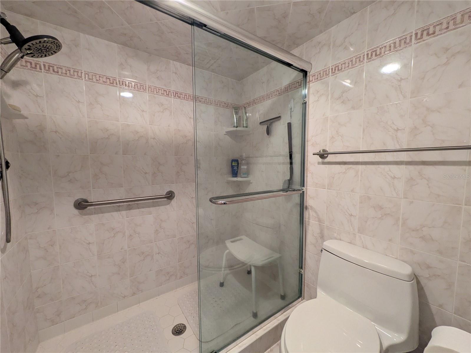 Image 22 of 35 For 747 Bayport Way