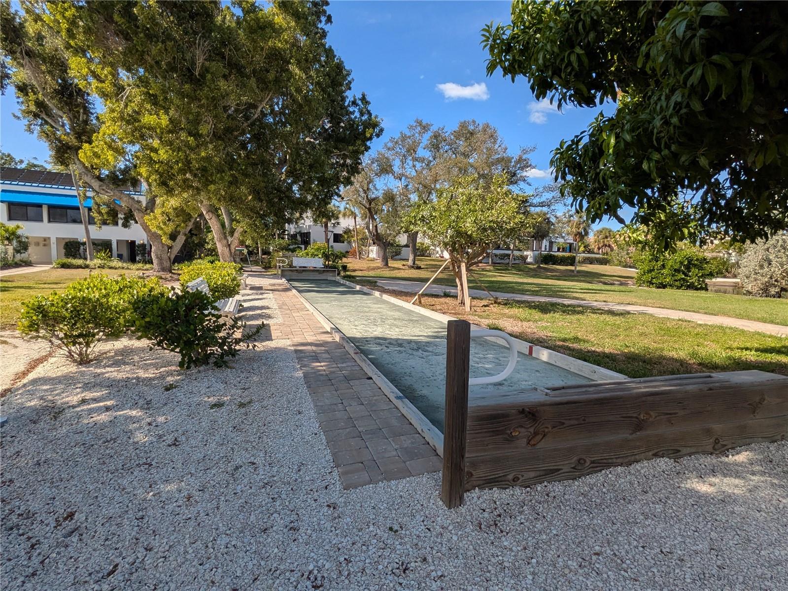 Image 28 of 35 For 747 Bayport Way