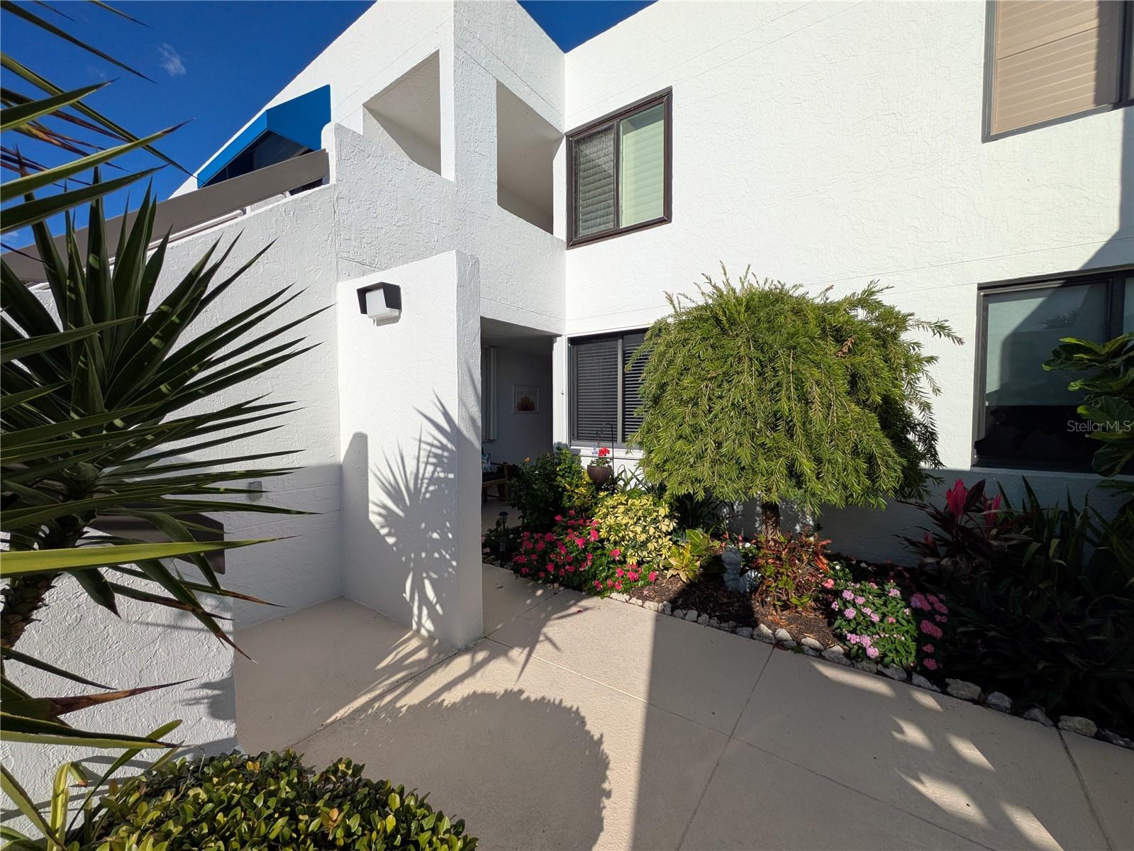 Image 4 of 35 For 747 Bayport Way