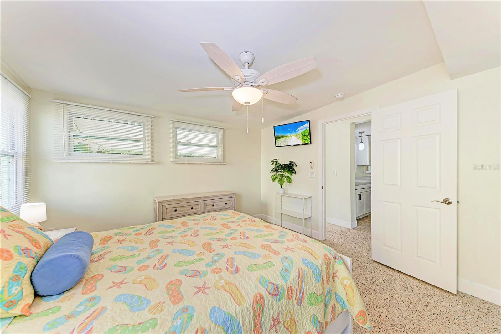 Image 17 of 46 For 503 Bayview Drive