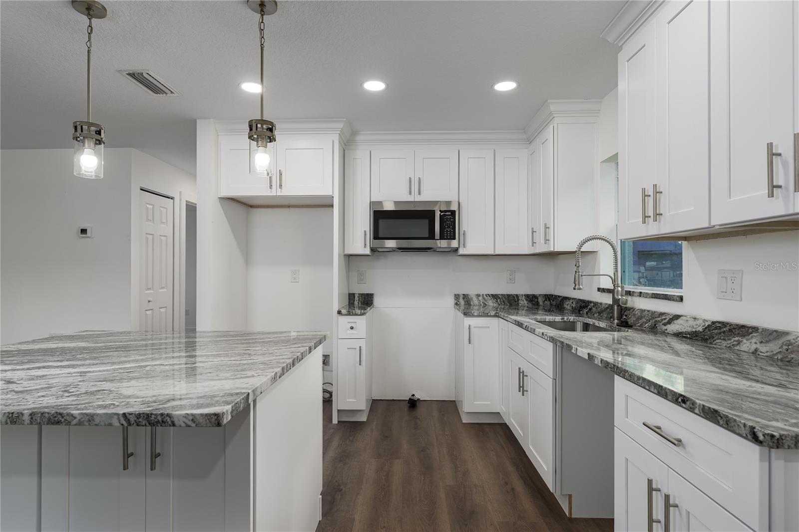 Image 3 of 30 For 305 19th Street East