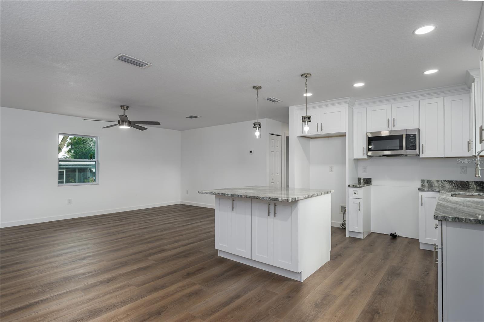 Image 4 of 30 For 305 19th Street East