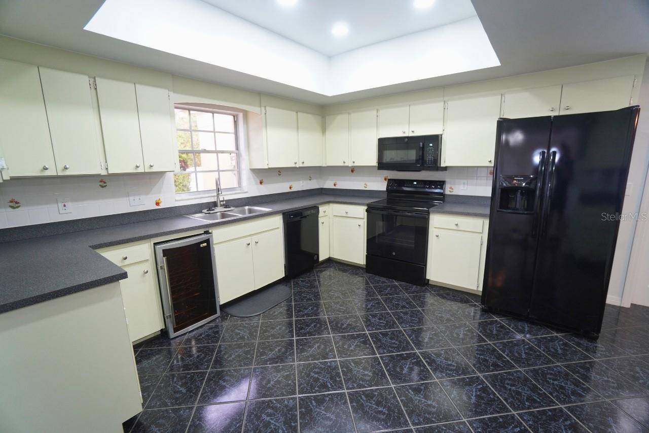 Image 11 of 51 For 16 Golf View Drive