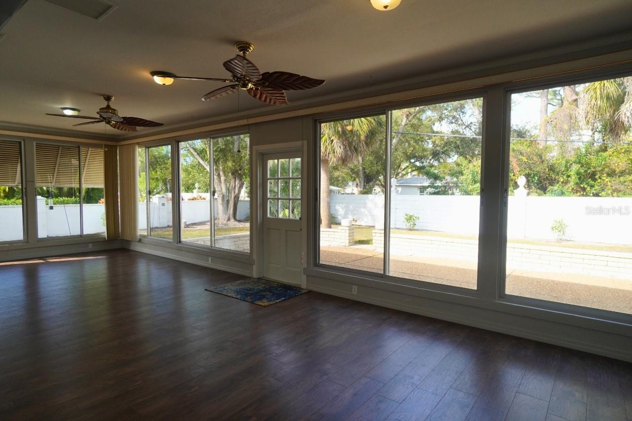 Image 15 of 51 For 16 Golf View Drive