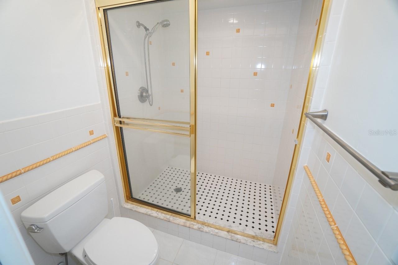 Image 26 of 51 For 16 Golf View Drive