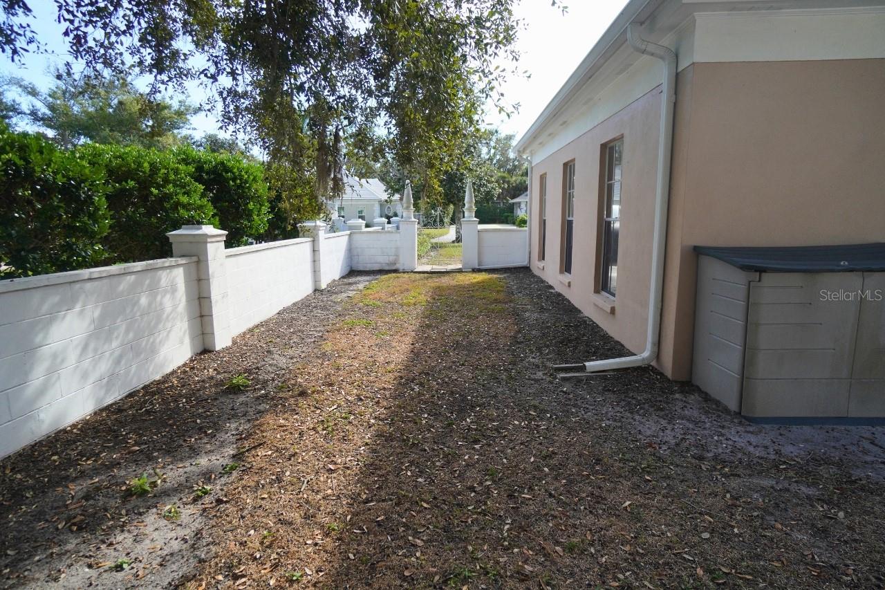 Image 34 of 51 For 16 Golf View Drive