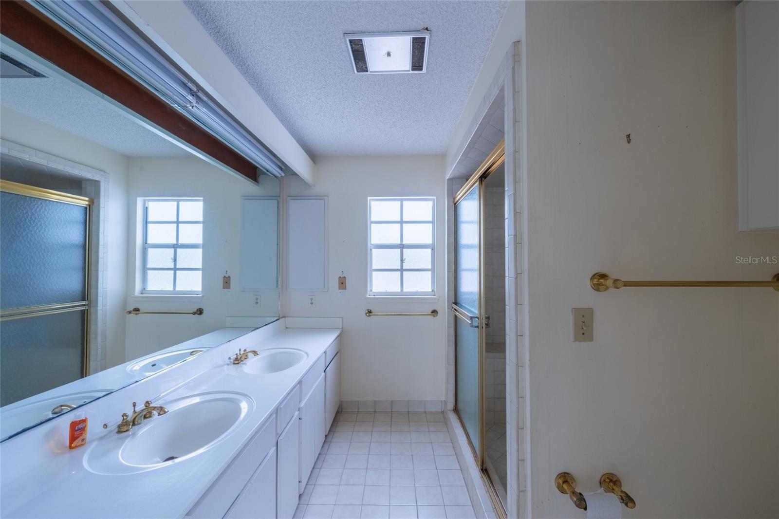 Image 21 of 55 For 5155 Riverwood Avenue