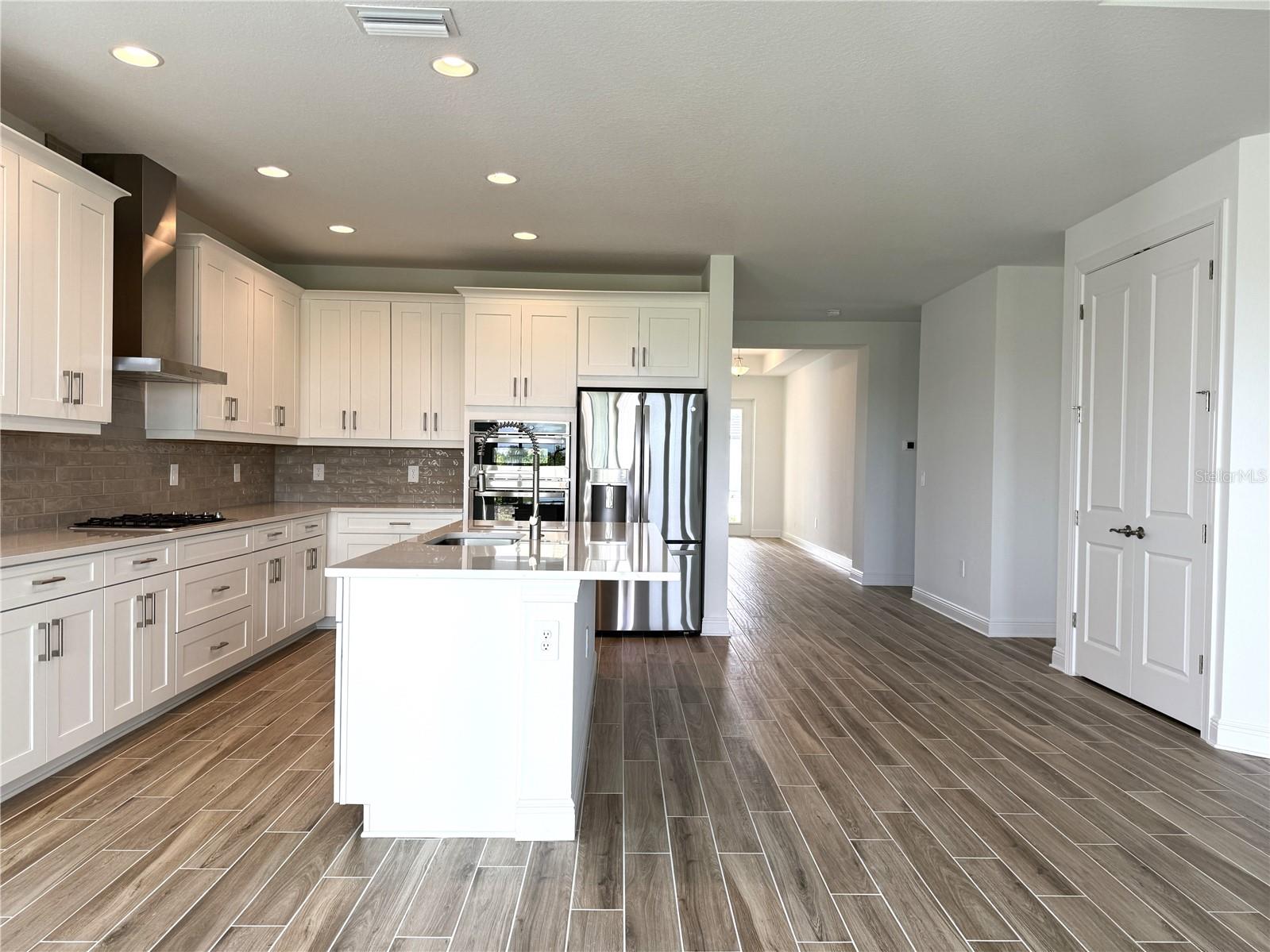 Image 5 of 20 For 200 Vistera Boulevard