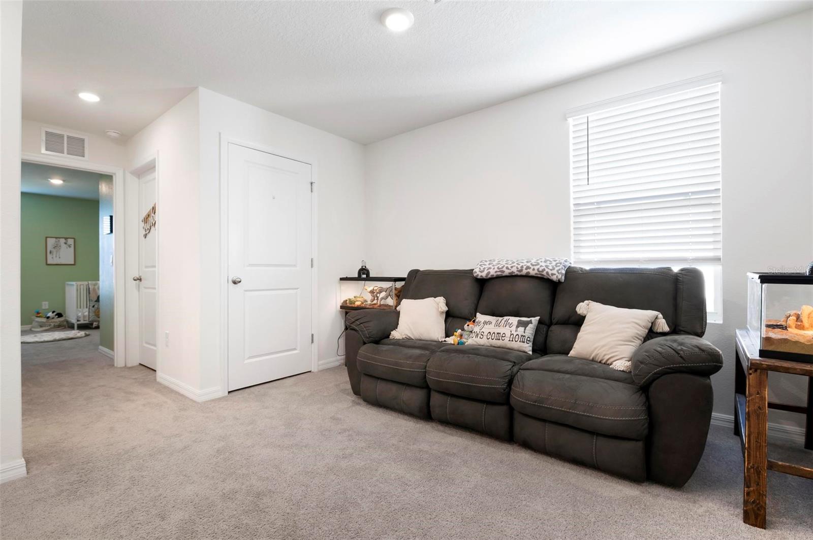 Image 17 of 46 For 10215 Charlotte Drive