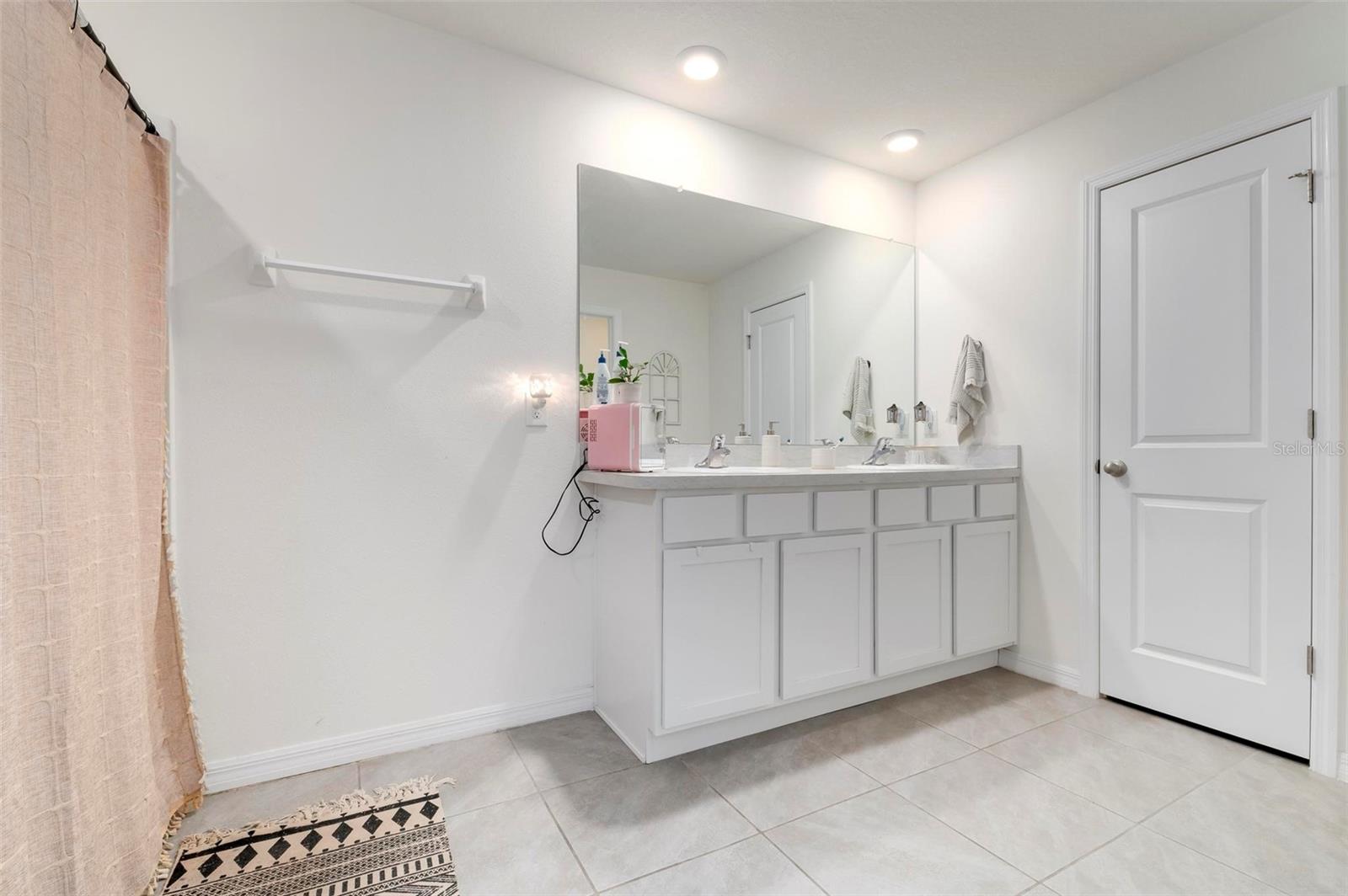 Image 24 of 46 For 10215 Charlotte Drive