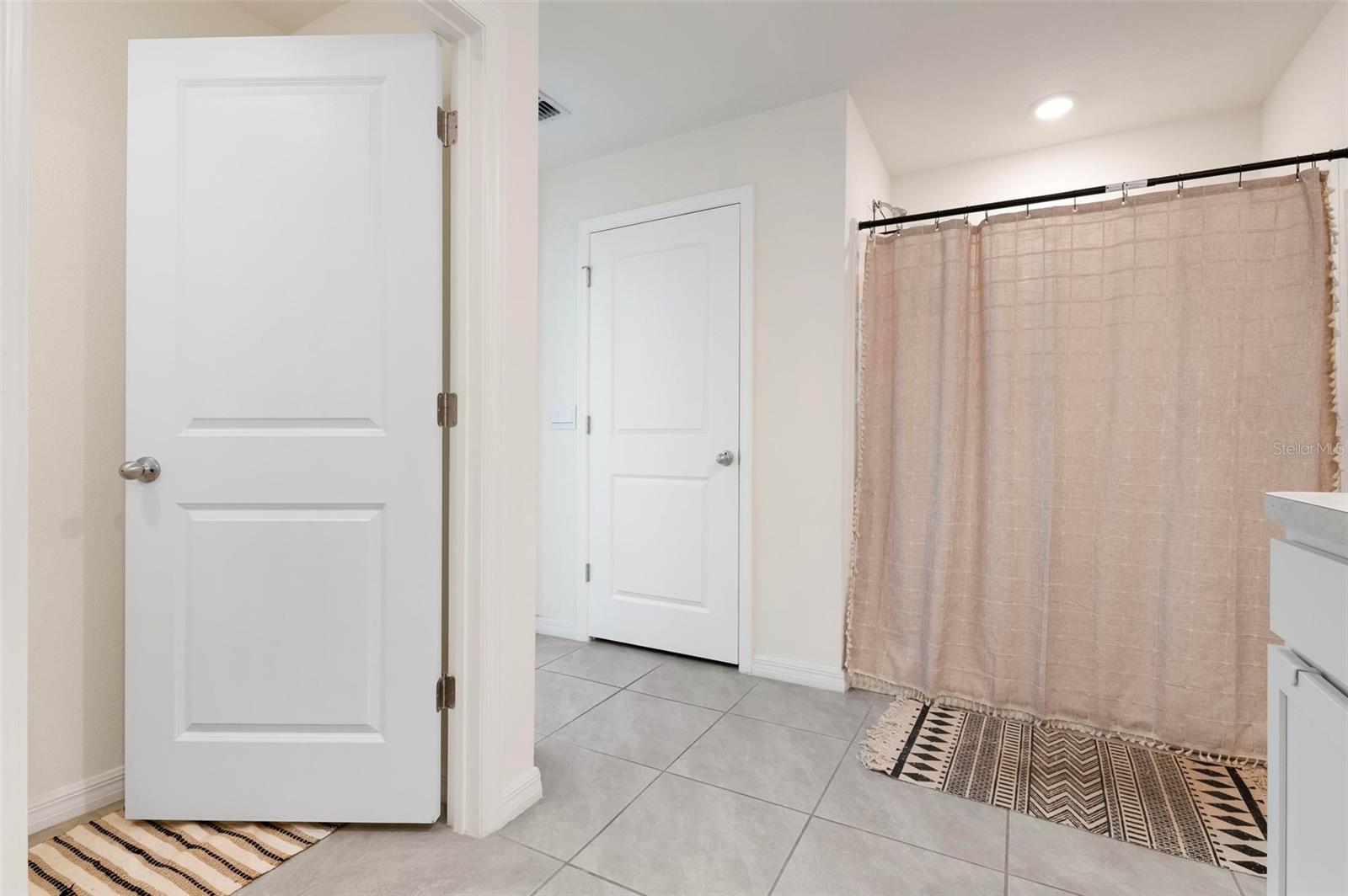 Image 25 of 46 For 10215 Charlotte Drive