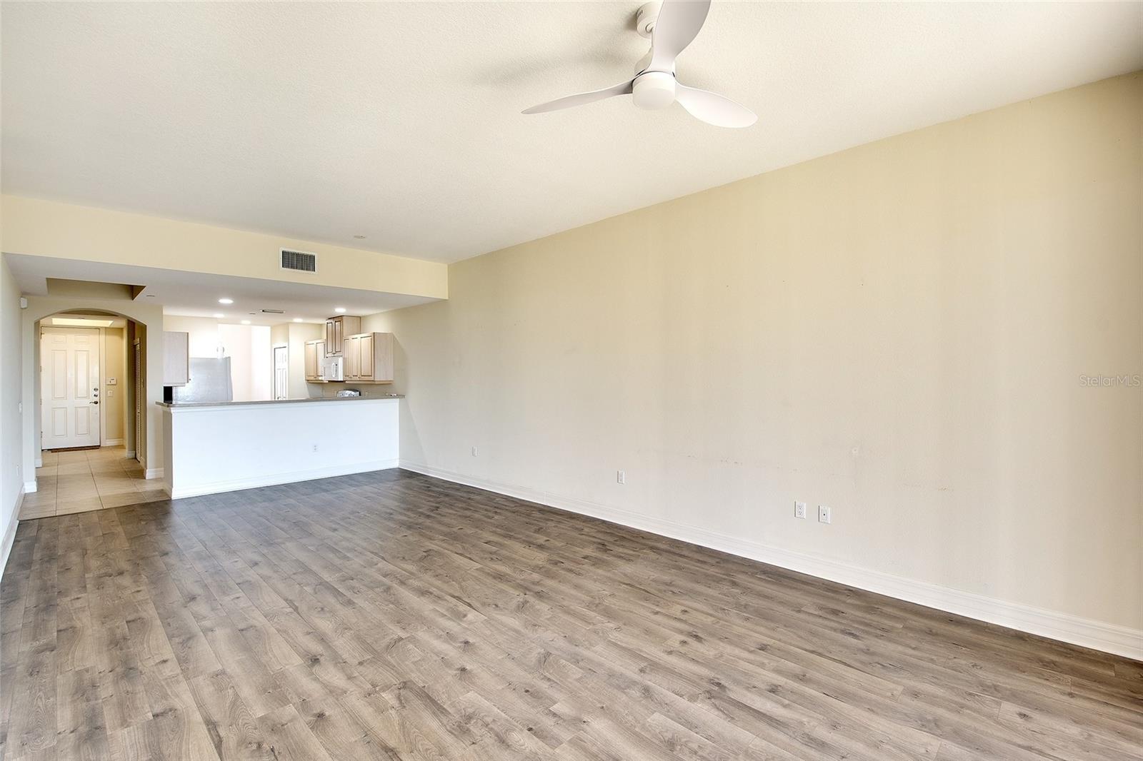 Image 7 of 27 For 1921 Monte Carlo Drive 603