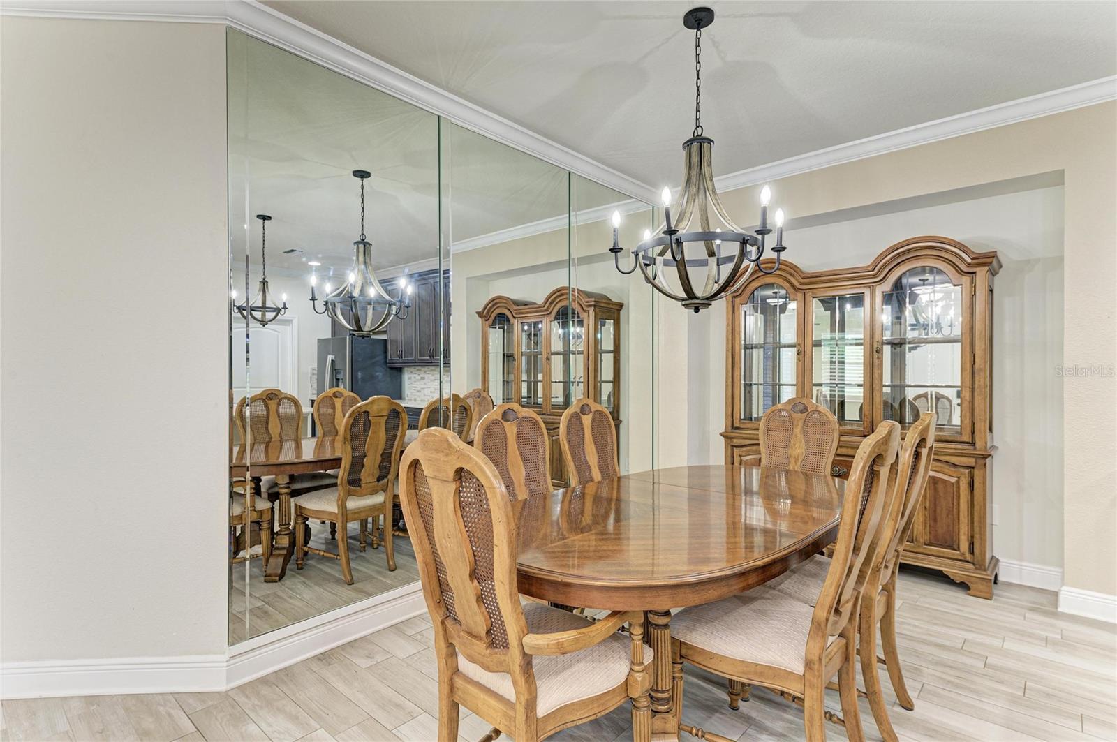 Image 11 of 47 For 5941 Amberly Drive