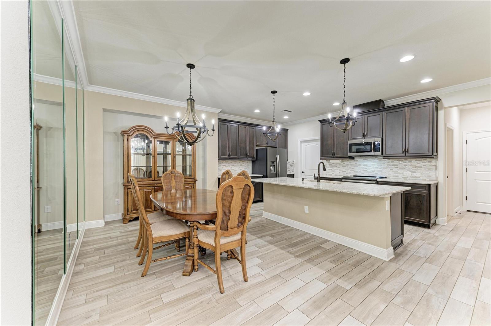 Image 12 of 47 For 5941 Amberly Drive