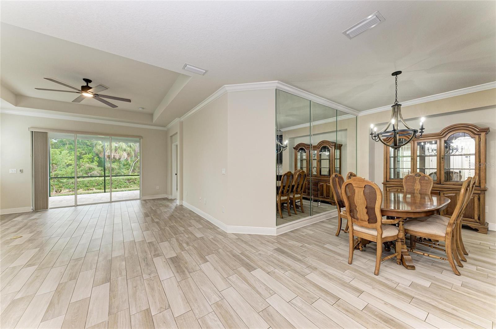 Image 14 of 47 For 5941 Amberly Drive