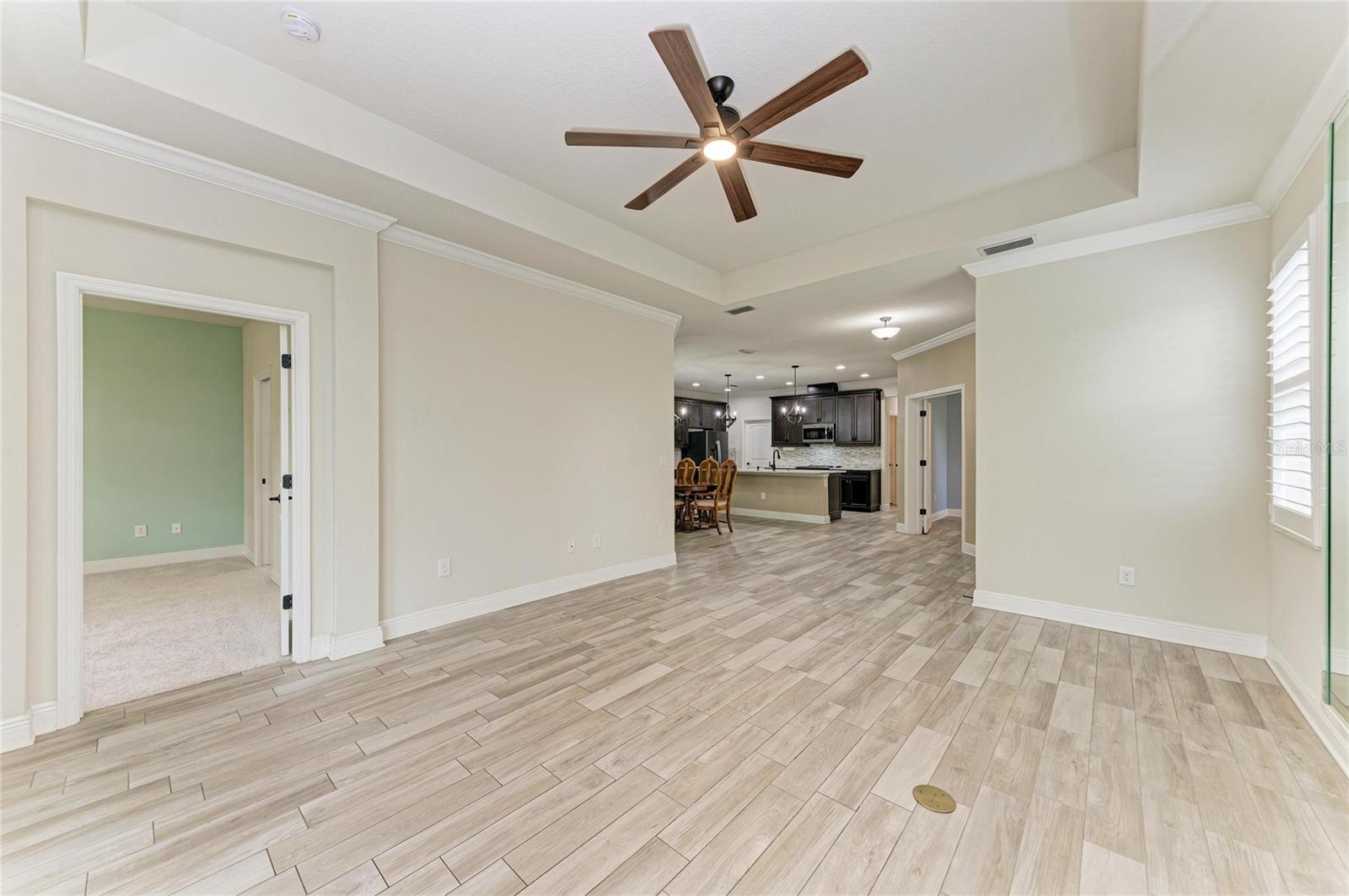 Image 17 of 47 For 5941 Amberly Drive