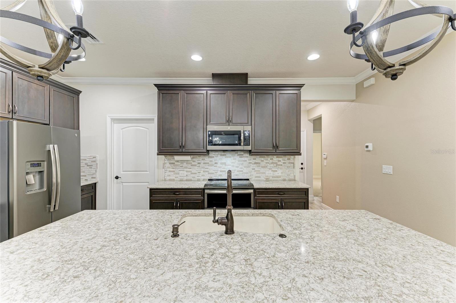 Image 5 of 47 For 5941 Amberly Drive