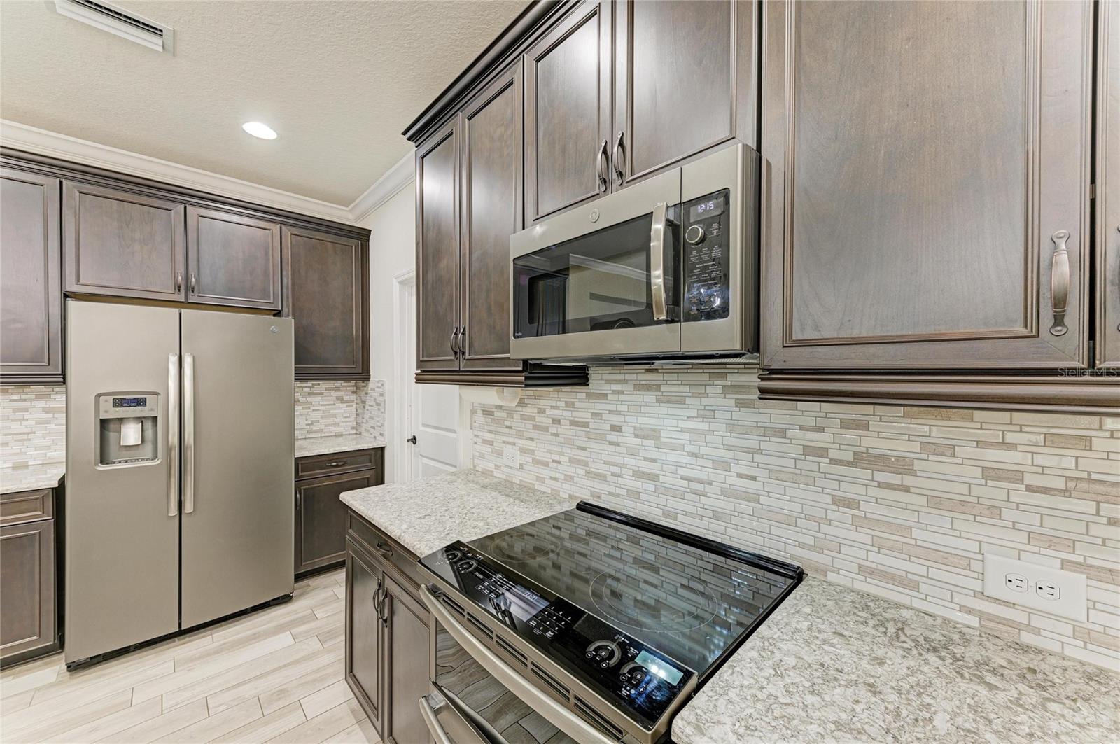 Image 6 of 47 For 5941 Amberly Drive