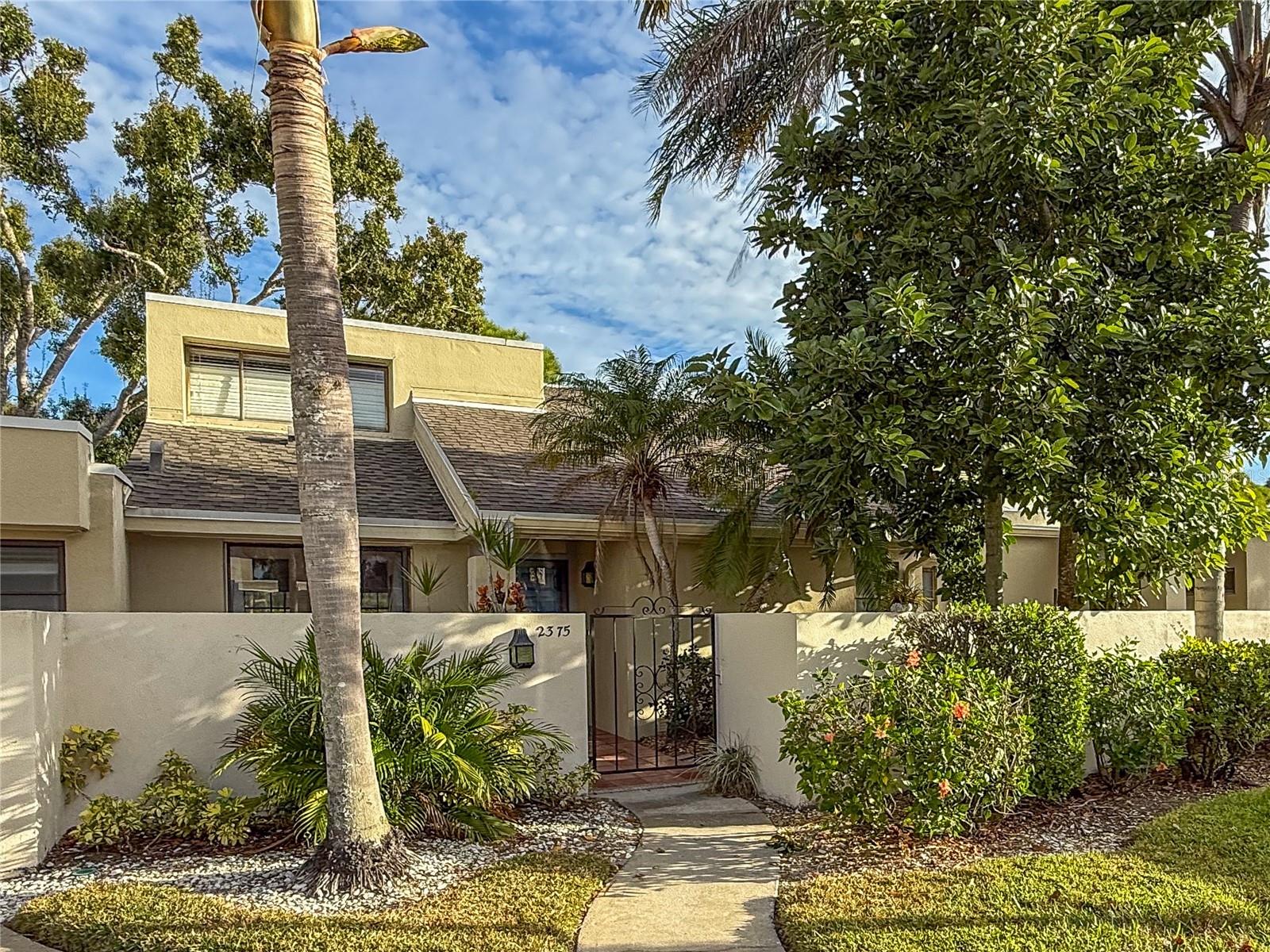 Image 3 of 45 For 2375 Lakeside Mews D2