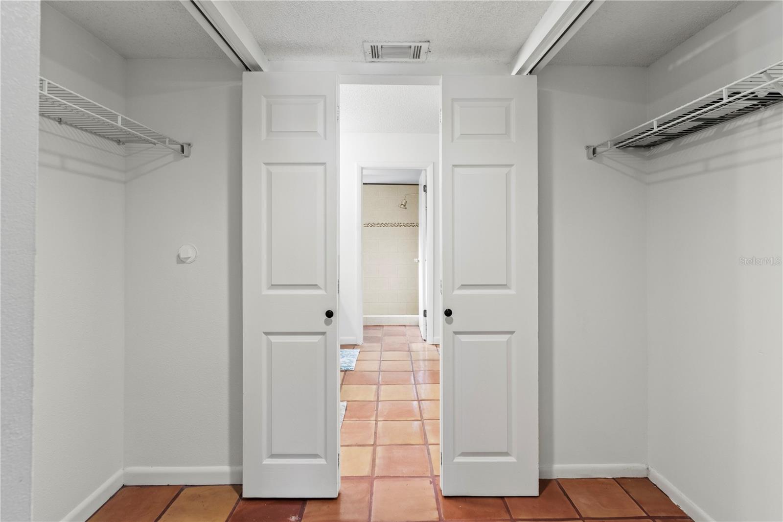 Image 34 of 45 For 2375 Lakeside Mews D2