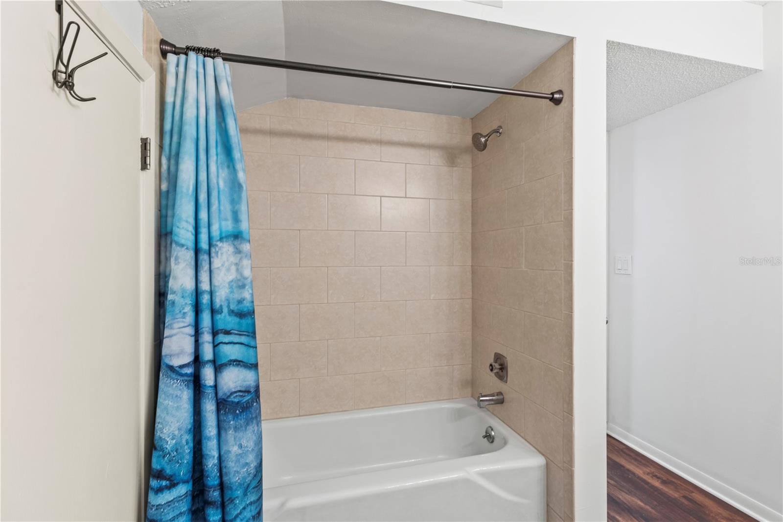 Image 40 of 45 For 2375 Lakeside Mews D2