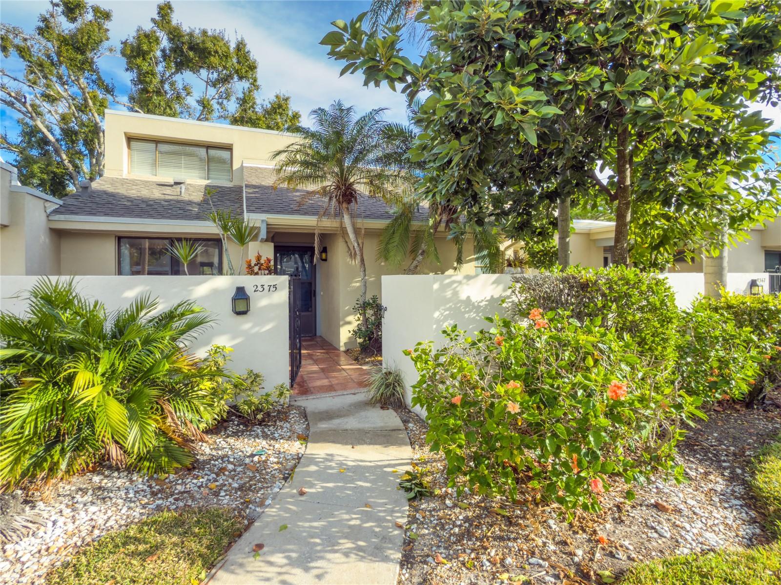 Image 7 of 45 For 2375 Lakeside Mews D2